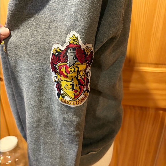 Gray Gryffindor Universal Studio Sweatshirt - Picture 2 of 10